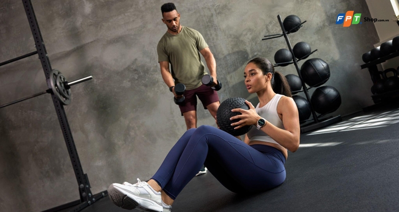 Các tiện ích trên cổ tay hỗ trợ sinh hoạt hằng ngày và theo dõi buổi tập