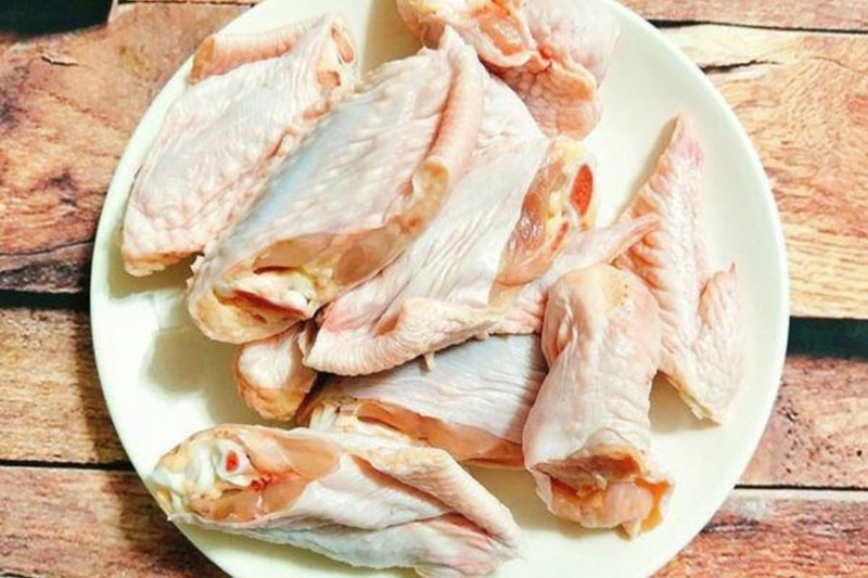sơ chế cánh gà chiên coca