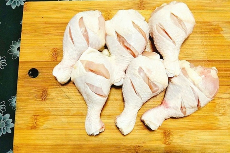 sơ chế gà chiên coca