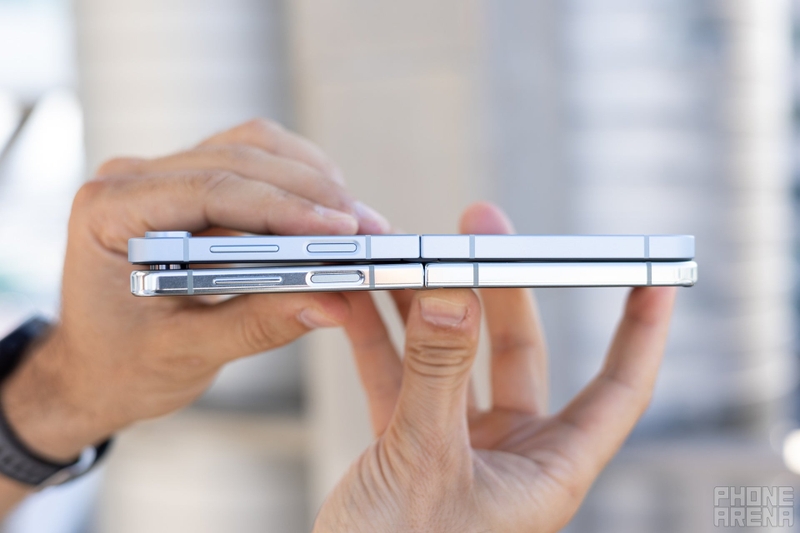 So sánh Samsung Galaxy Z Flip5 và Galaxy Z Flip6 (ảnh 1)