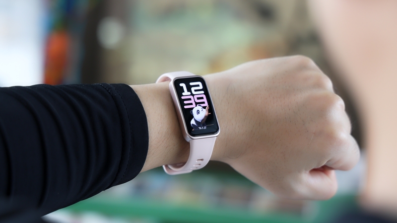 so sánh Huawei Band 10 và Amazfit Active 2 3.jpg