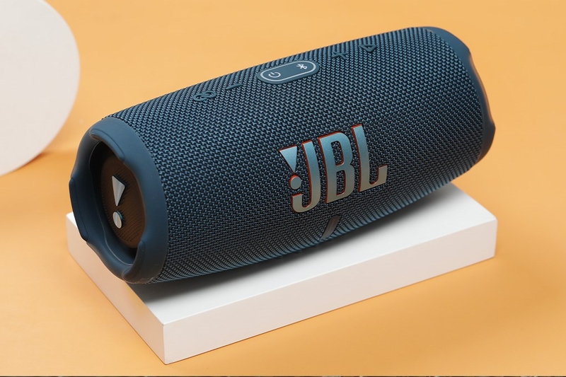 So sánh JBL Charge 5 và JBL Xtreme 3 2