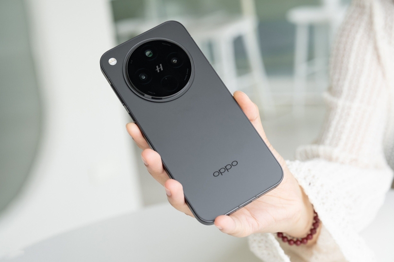 so sánh OPPO Find X8 và iPhone 16 1.jpg