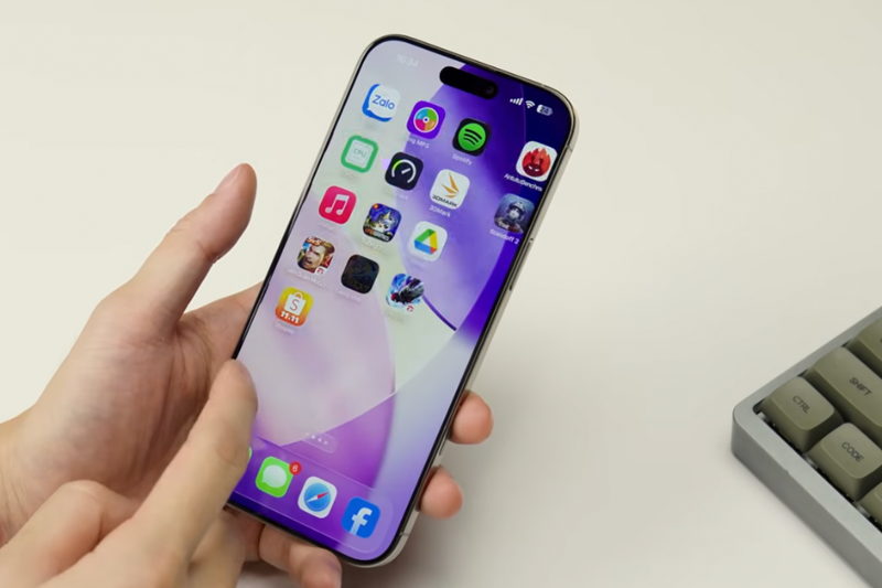 So sánh OPPO Reno15 và iPhone 16 Pro Max (4)