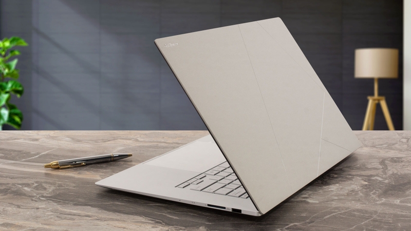 x1 carbon và zenbook - hình 7