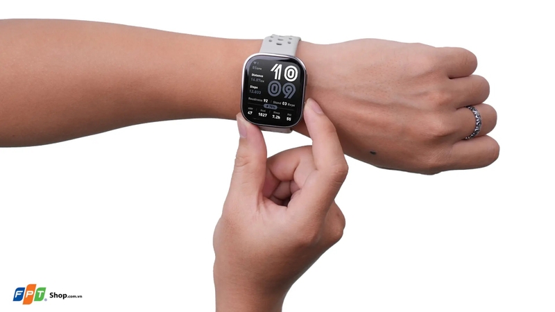 So sánh Amazfit Bip 6 và Huawei Watch Fit 4 2