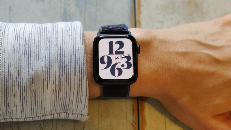 Apple Watch SE (2020)