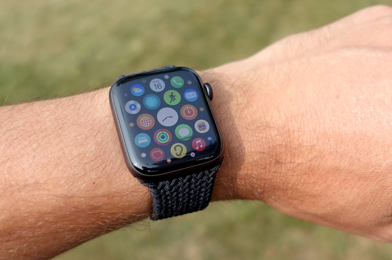 so sánh apple watch se và series 10 3.png