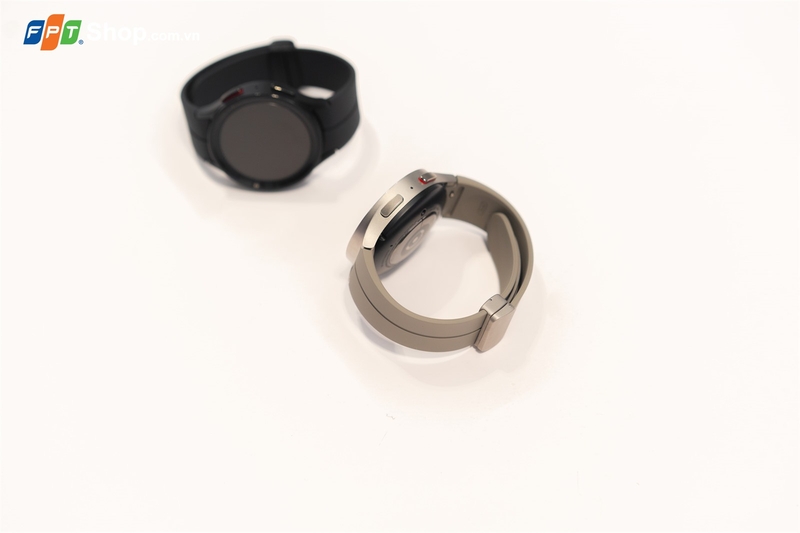 so sanh apple watch ultra va galaxy watch 5 pro ve tinh nang luyen tap the thao