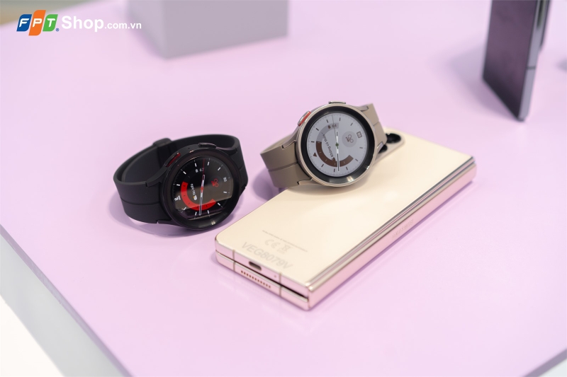 so-sanh-apple-watch-ultra-va-galaxy-watch-5-pro-2.png