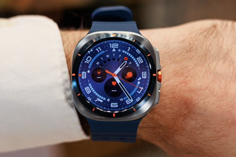 So sánh Apple Watch và Samsung Galaxy Watch 10