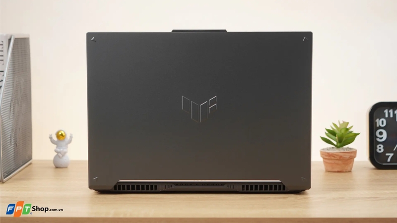 So sánh ASUS TUF F16 và Gaming V16 7