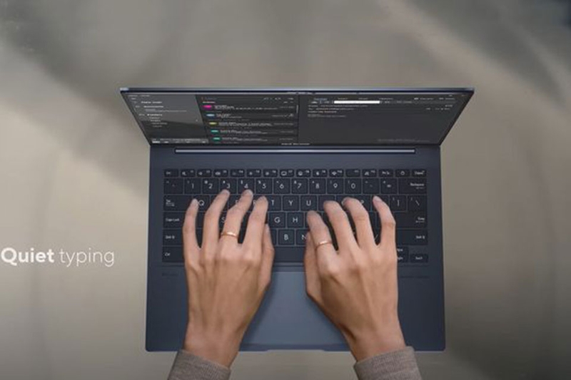 so sánh laptop Asus ZenBook và Asus ROG - 09