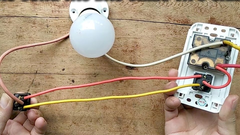 So sánh công tắc 2 cực và 3 cực và tìm hiểu chi tiết về nguyên tắc hoạt động