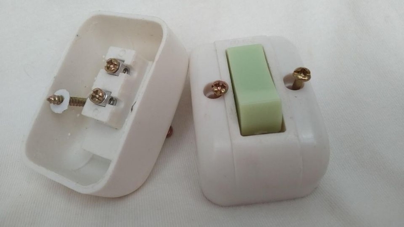 Nguyên lý hoạt động của công tắc 2 cực
