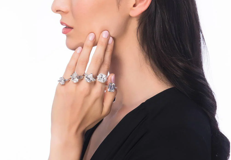 so sánh đá CZ và Moissanite - CZ.png