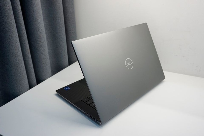 So sánh Dell XPS và Precision 2