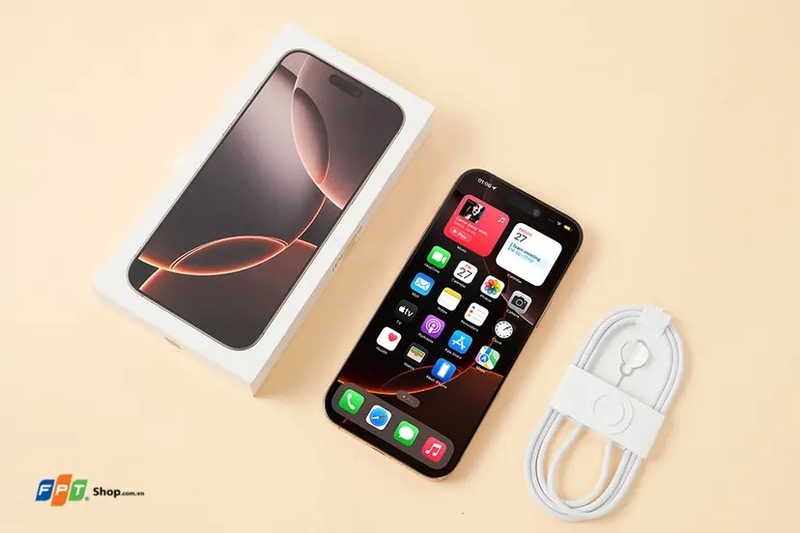 So sánh Fold 7 vs iPhone 16 Pro Max (ảnh 5)