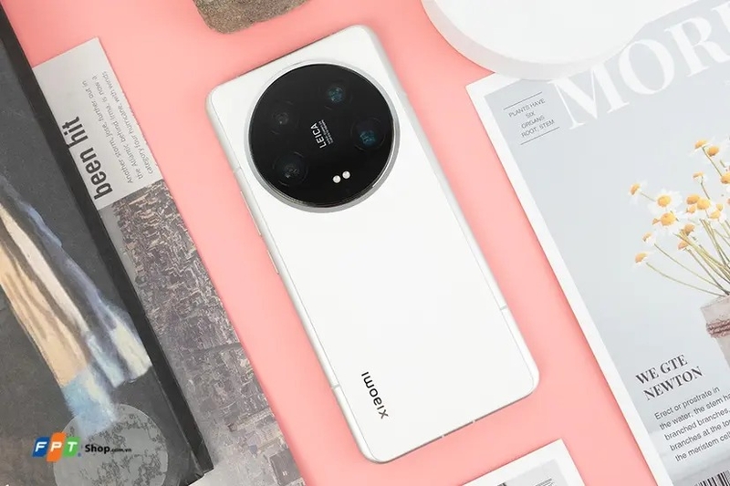 So sánh Galaxy S24 Ultra và Xiaomi 14 Ultra 3