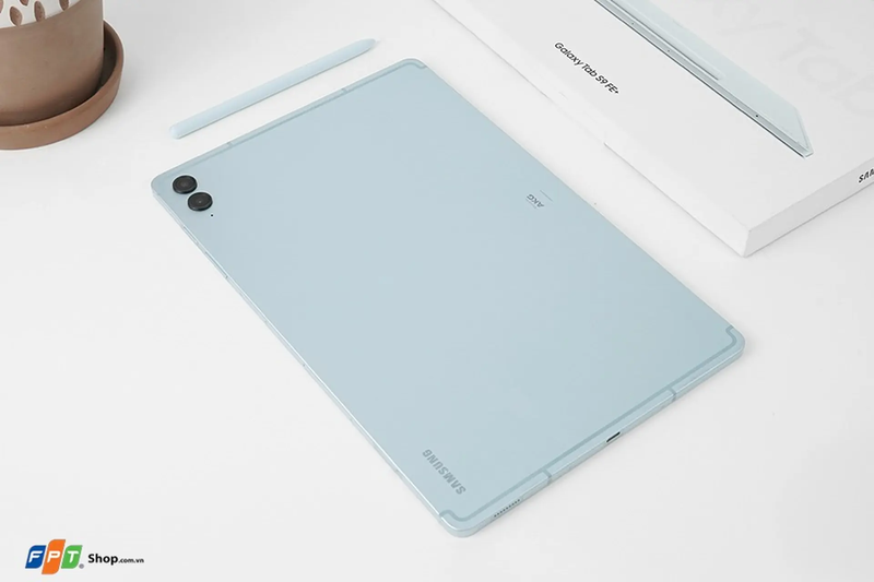 So sánh Galaxy Tab S10 FE Plus và Tab S9 FE Plus - hình 4