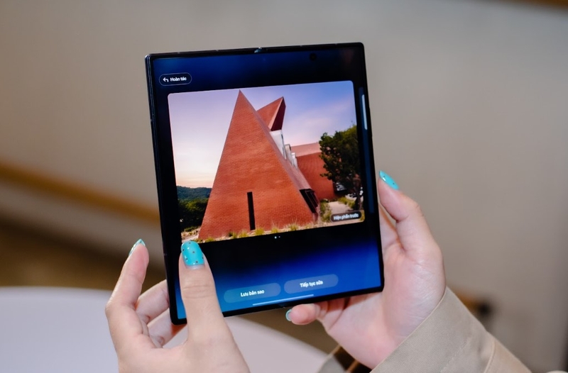 So sánh Galaxy Z Fold 8 Ultra và iPhone 17 Pro Max - hình 12