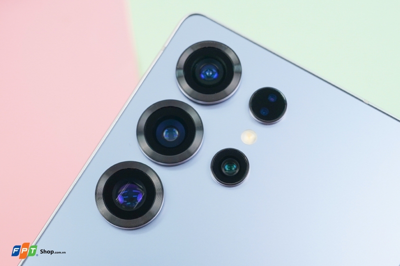 So sánh Galaxy Z Fold 8 Ultra và S25 Ultra 9