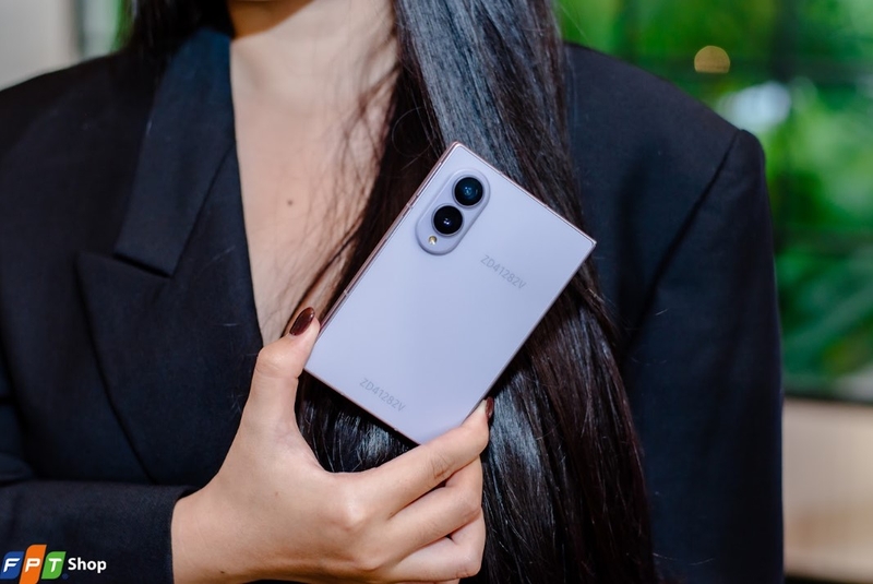 So sánh Galaxy Z Fold8 và Sony Xperia 1 VIII - hình 1