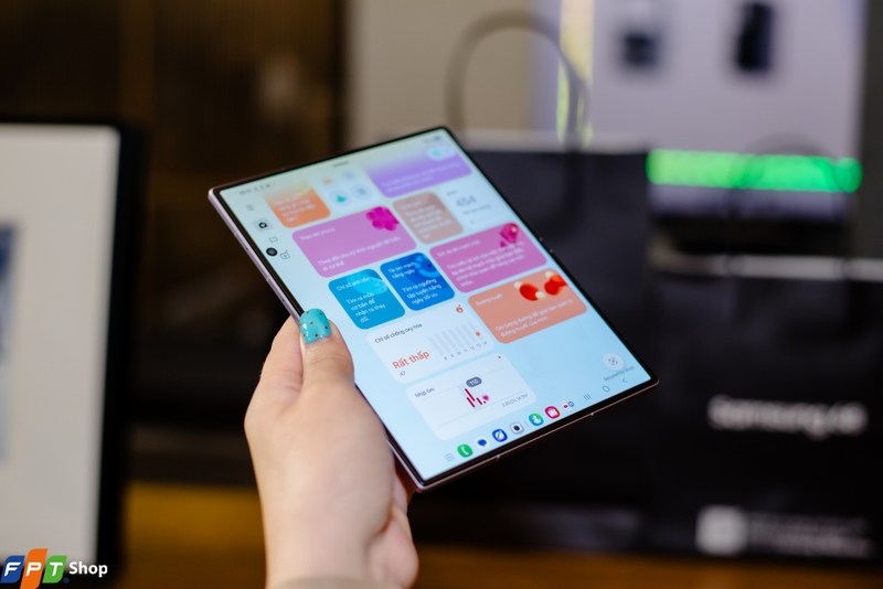 So sánh Galaxy Z Fold8 và Sony Xperia 1 VIII - hình 3
