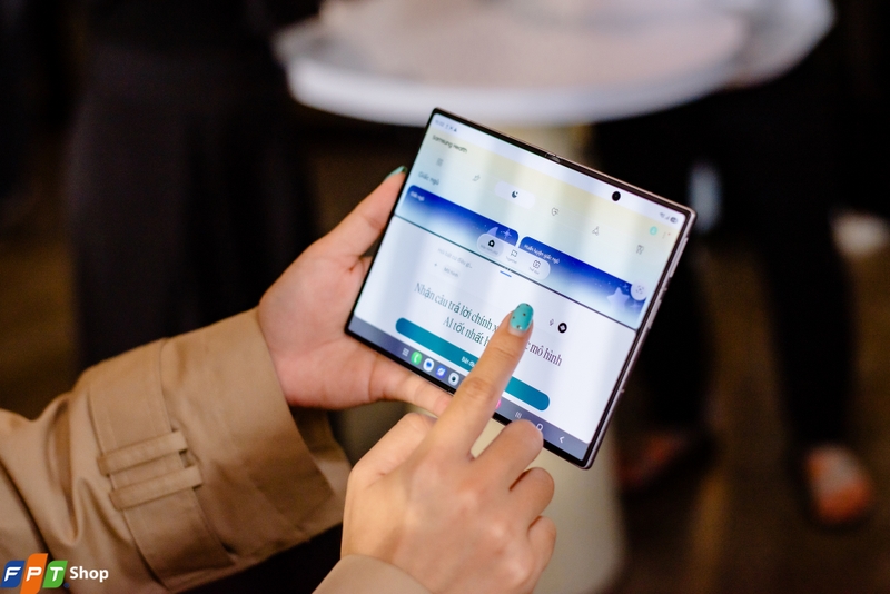 So sánh Galaxy Z Fold8 và Sony Xperia 1 VIII - hình 7