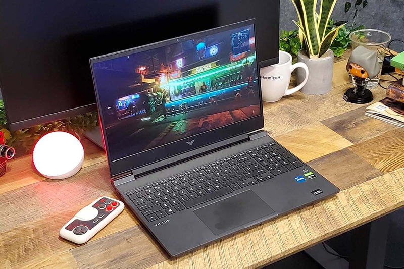 So sánh laptop HP Envy và HP Victus - 07