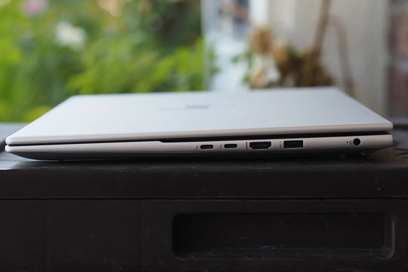 So sánh laptop HP Envy và HP Victus - 04
