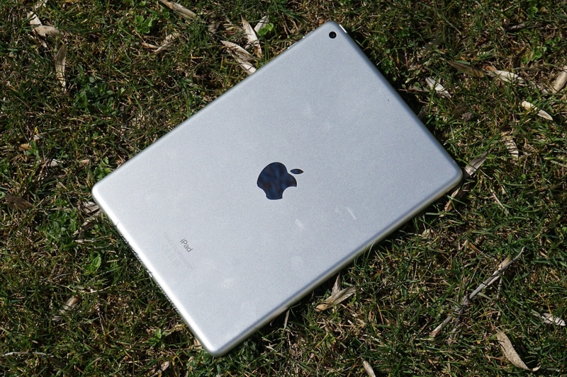 So sánh iPad Gen 6 và Gen 9 7