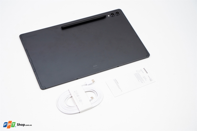 so sanh ipad pro m4 va galaxy tab s9 ultra ve pin sac