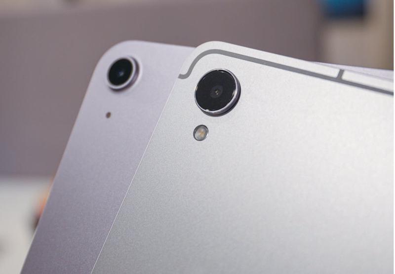 So sánh iPad và máy tính bảng Samsung 10