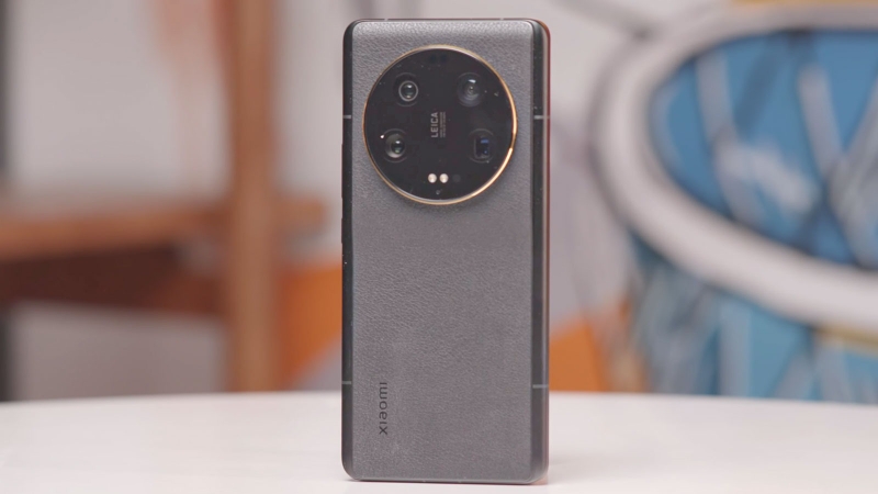 So sánh iPhone 15 Pro Max và Xiaomi 13 Ultra hình 10