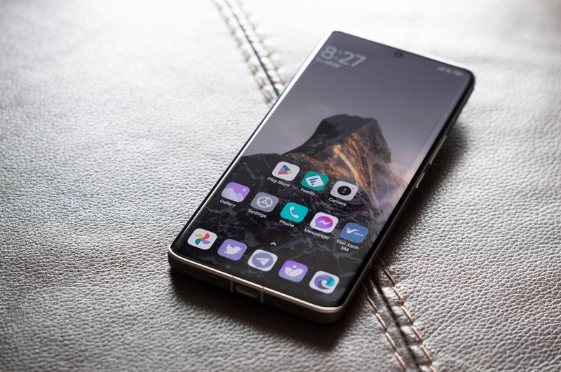 So sánh iPhone 15 Pro Max và Xiaomi 13 Ultra hình 3