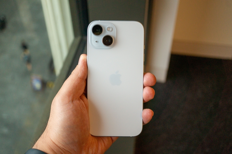 So sánh iPhone 15 và iPhone 12 Pro Max 8