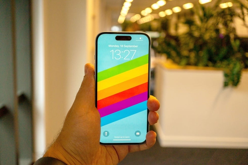 So sánh iPhone 15 và iPhone 12 Pro Max 3