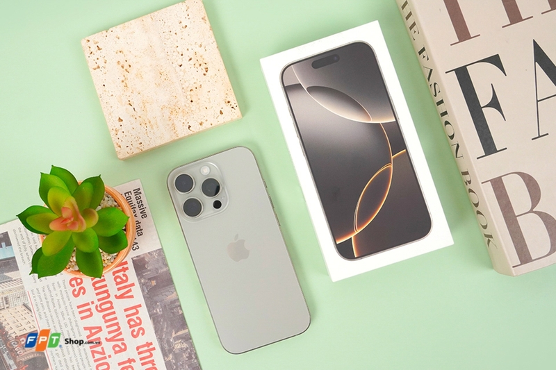 So sánh iPhone 16 Pro và Galaxy Z Flip6 (ảnh 3)