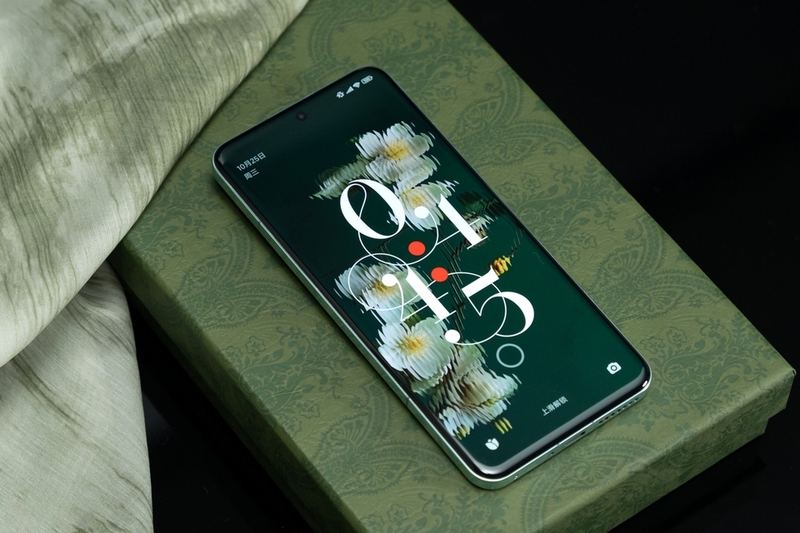 so sánh iphone 16 pro và xiaomi 14 pro ảnh 2