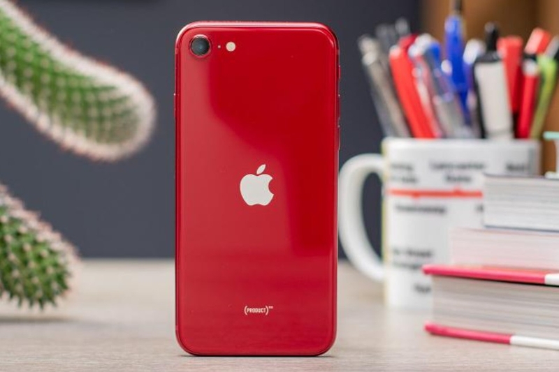So sánh iPhone 16e và iPhone SE 2022 - hình 1