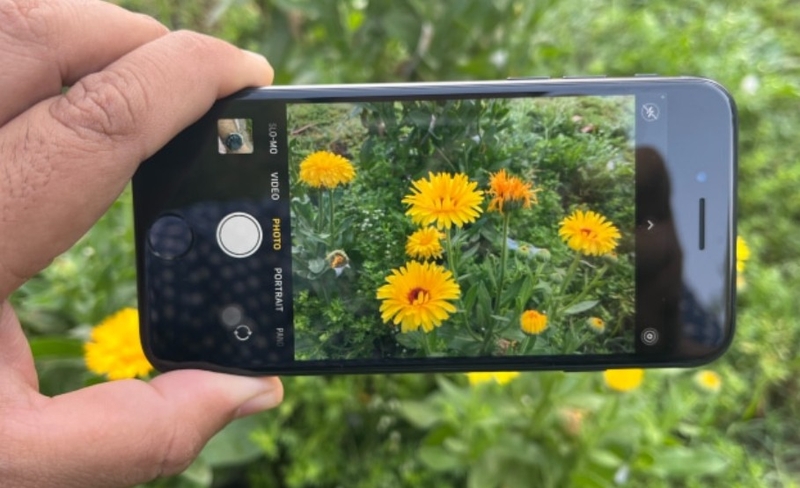 So sánh iPhone 16e và iPhone SE 2022 - hình 7