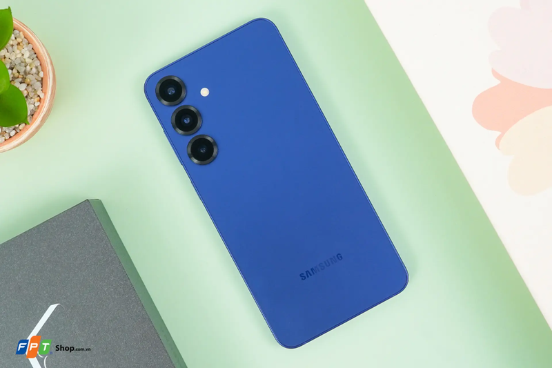 So sánh iPhone 17 Pro và S25 Plus - hình 2