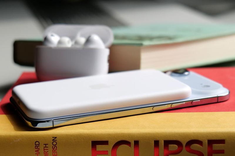 So sánh iPhone Air vs iPhone 15 Plus - 11