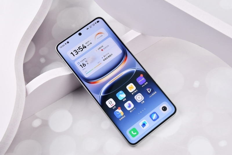 so sánh iqoo 13 và realme gt 7 pro ảnh 4