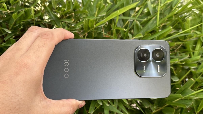 so sánh iQOO Z10x và iQOO Z9x 8