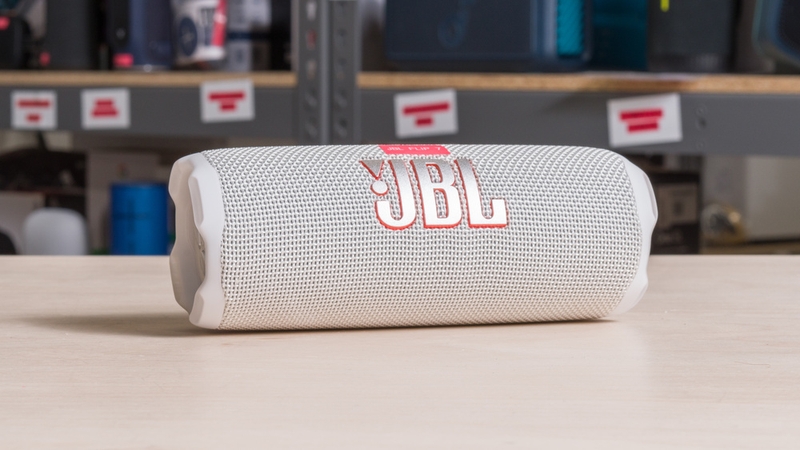 so-sanh-jbl-charge-6-va-flip-7-4.png