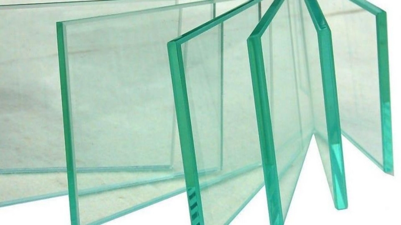 so sánh kính cường lực và kính thường 4