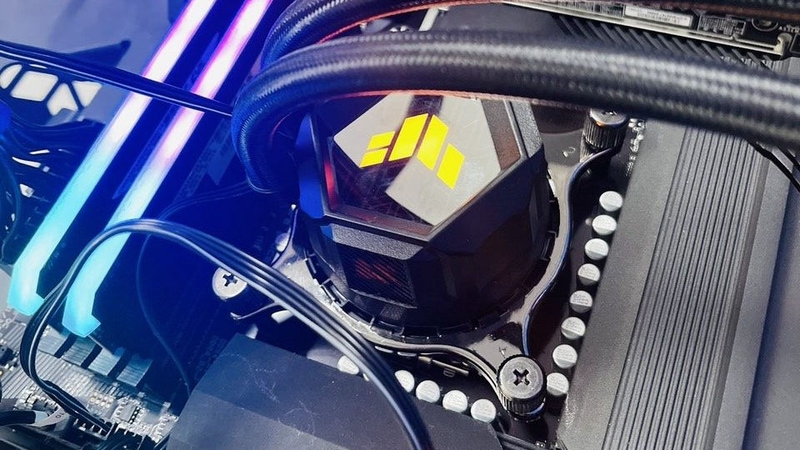 Asus Rog chiếm ưu thế về hệ thống tản nhiệt so với Asus Tuf Gaming