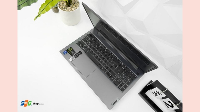 Bộ nhớ có tùy chọn từ 4GB đến 16GB RAM
